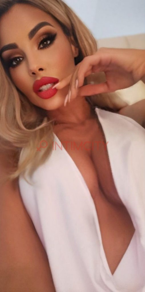 Эскорт-модель Салли Интимсити