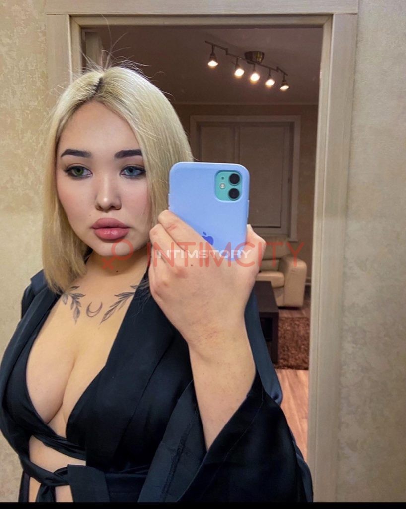 Элитная проститутка Николь Интимсити