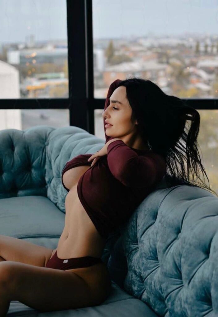 Шлюха Ева IntimCity