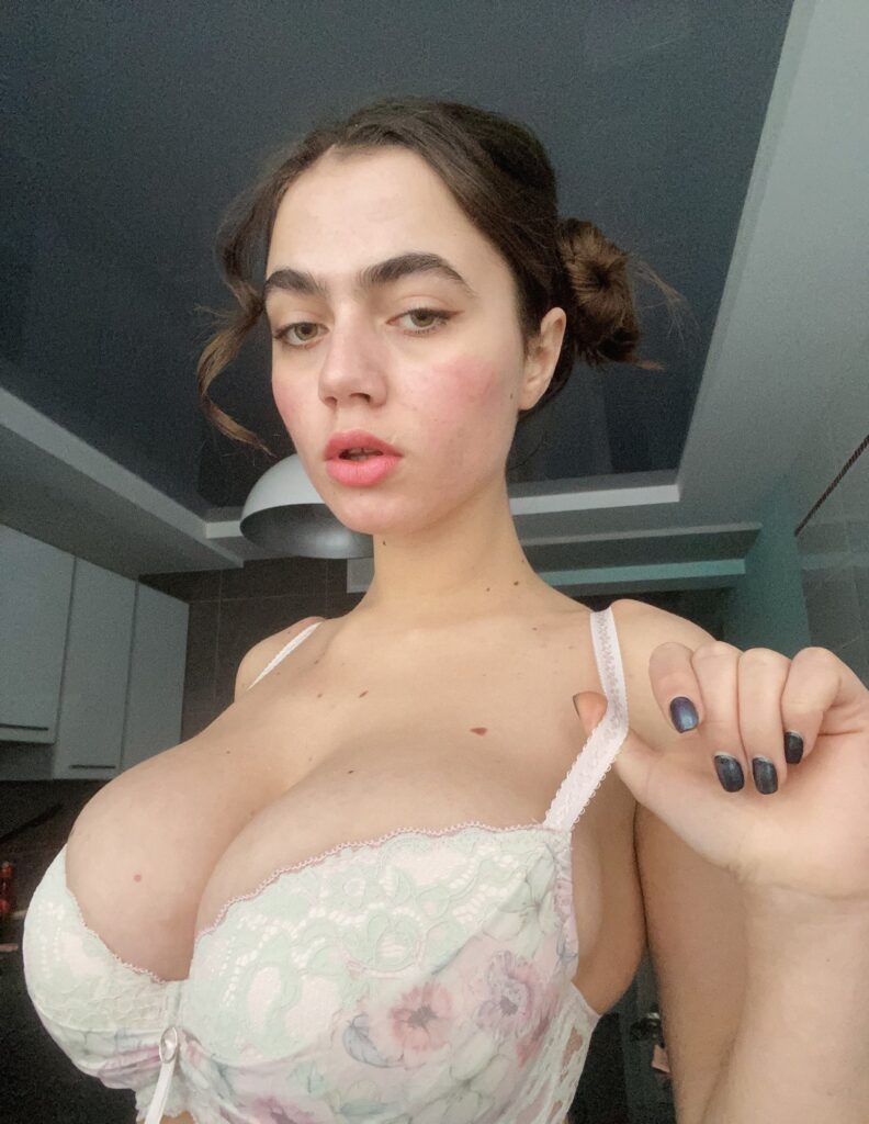 Эскортница Ника Интимсити