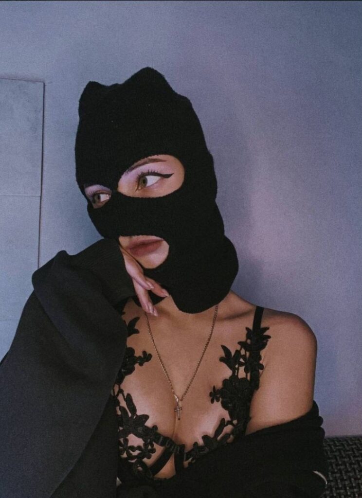 Эскортница Влада IntimCity