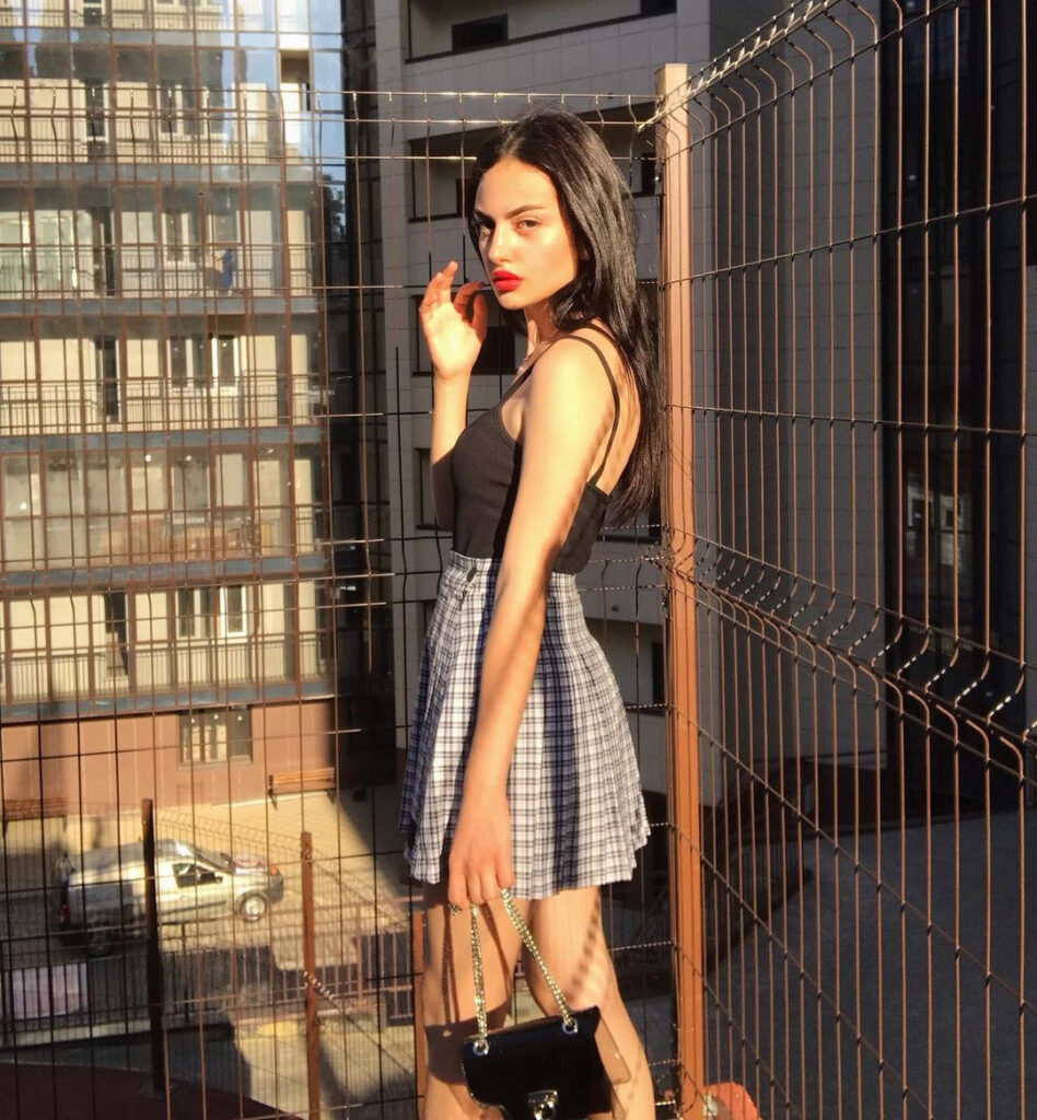 Эскортница Молли Интимсити