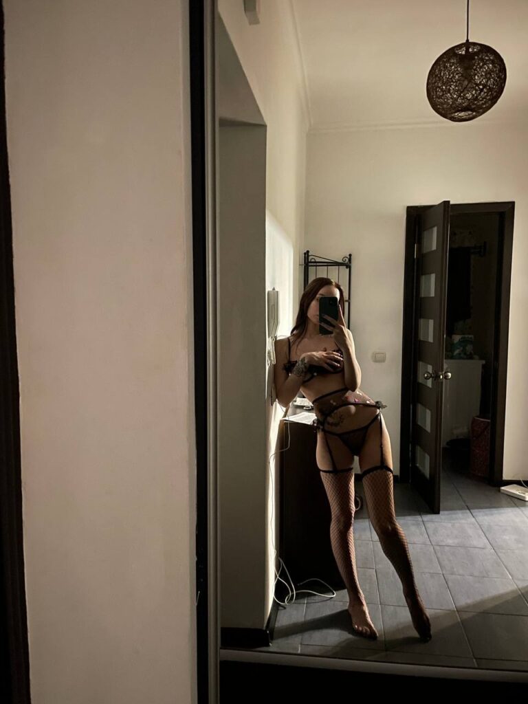 Эскортница Ада IntimCity